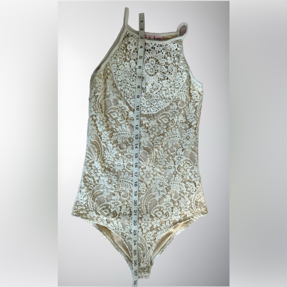 Lace Bodysuit with button opening - size XS - Picture 3 of 12